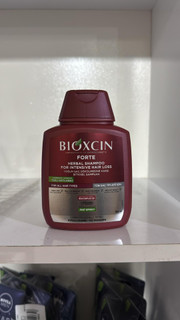 🌿 شامپو گیاهی ضد ریزش موی Bioxcin Forte – مخصوص ریزش موی شدید (300 میلیلیتر)